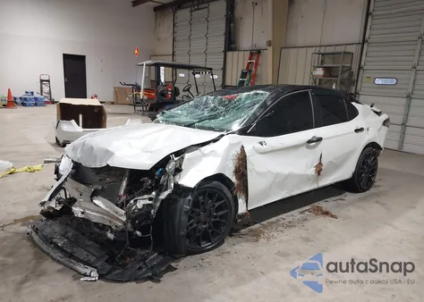 2021 Toyota Camry Trd z USA, uszkodzony, nr VIN 4T1KZ1AK3MU054729